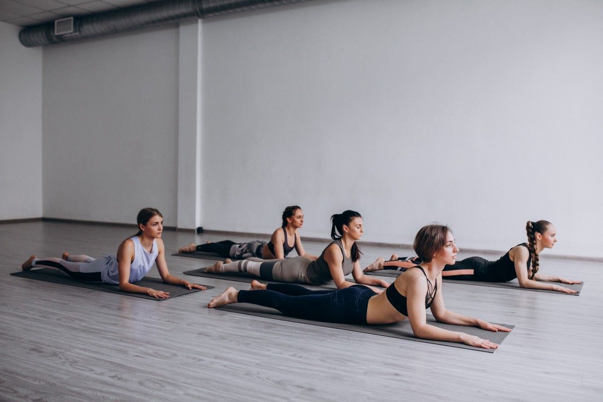 yoga-group-classes-inside-gym-5-1